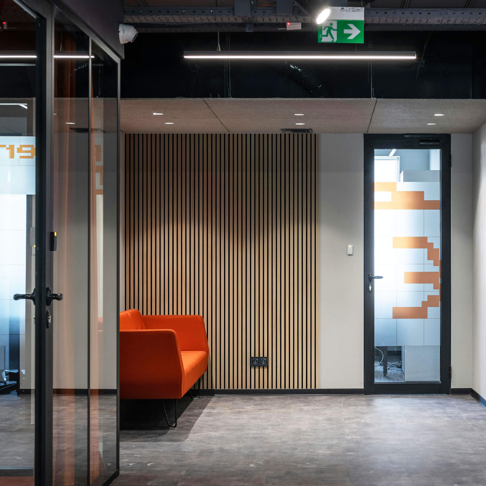 Akustikpaneele Walleu 240 x 60 cm | Natürliche Eiche - Innenseite Schwarz - Schwarzer Filz